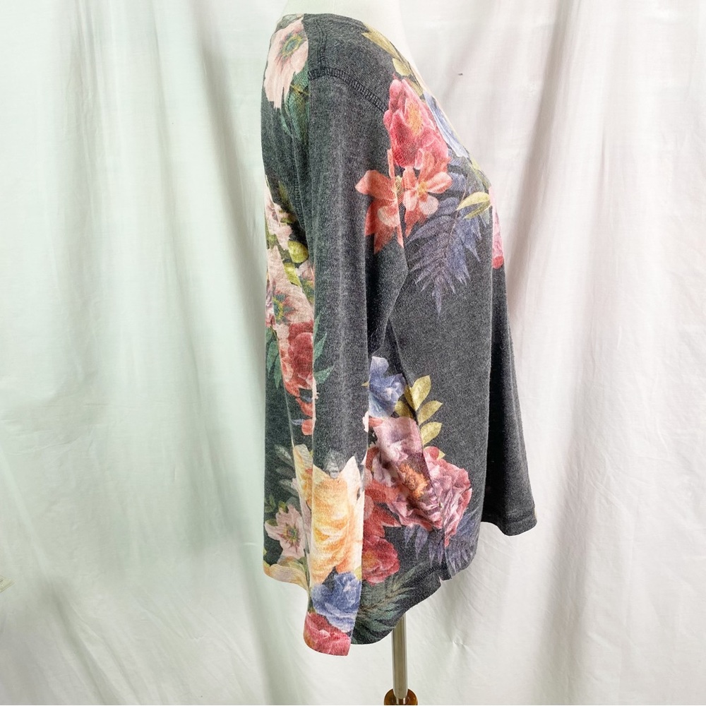 Soft Surroundings Midnight Blooms Pink Floral Gray V
Neck Sweater Lg - Picture 3 of 6